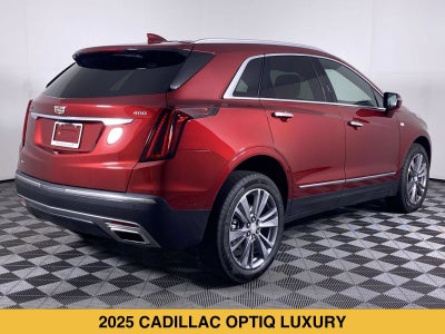 2025 Cadillac OPTIQ Luxury 2