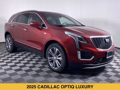 2025 Cadillac OPTIQ Luxury 2