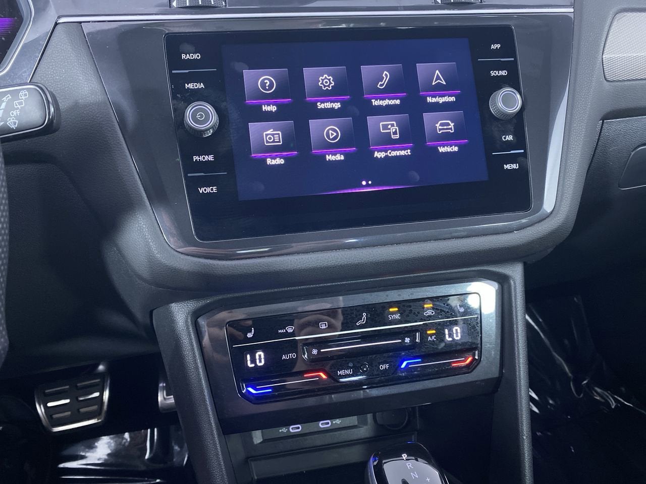 2024 Volkswagen Tiguan 2.0T SE R-Line Black