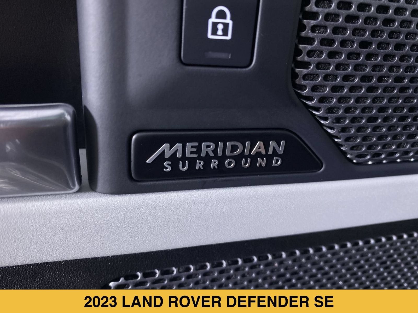 2023 Land Rover Defender 90 SE