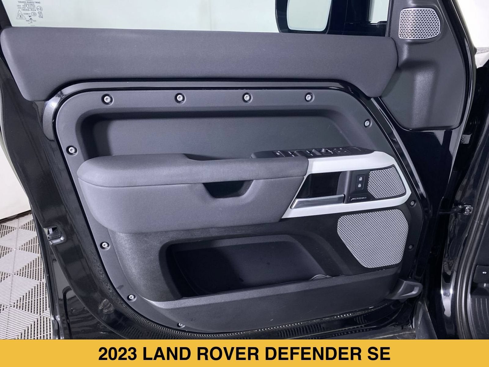 2023 Land Rover Defender 130 SE
