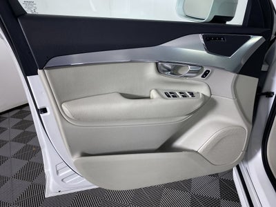 2018 Volvo XC90 T6 Momentum
