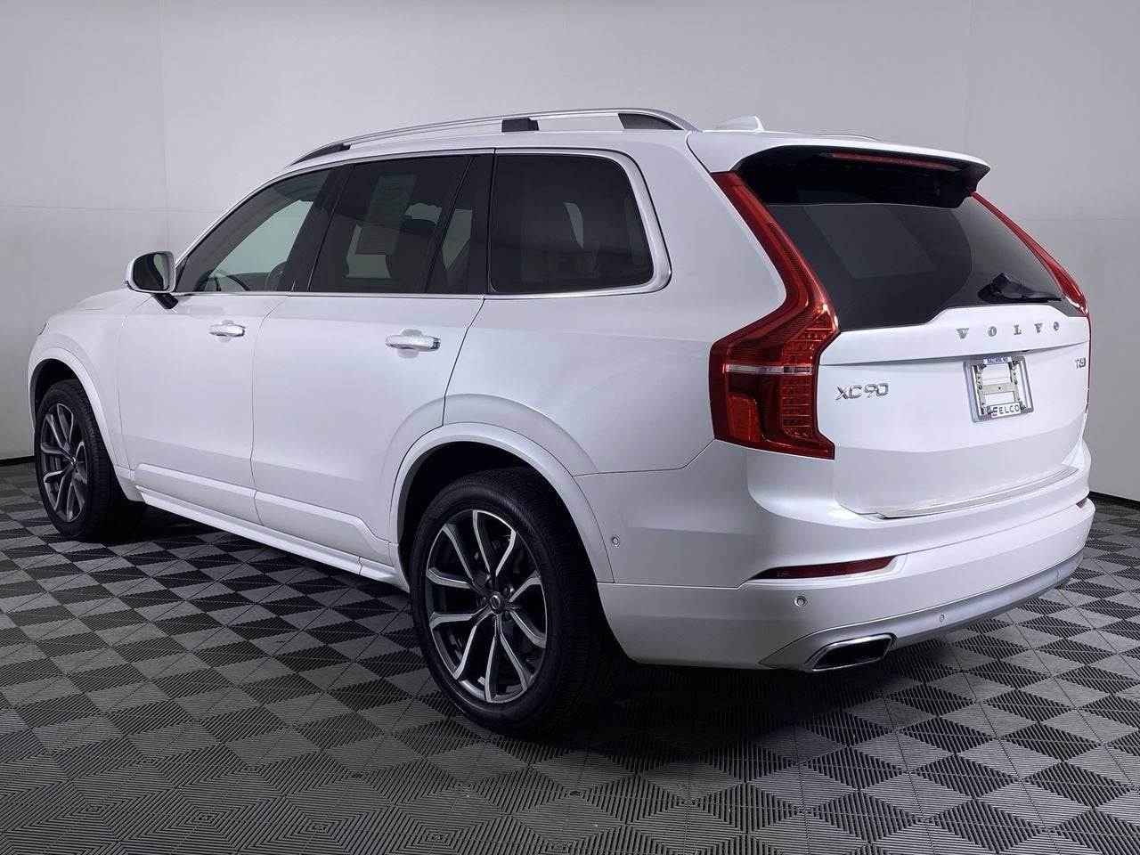 2018 Volvo XC90 T6 Momentum
