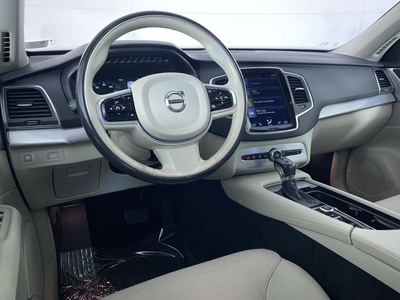 2018 Volvo XC90 T6 Momentum