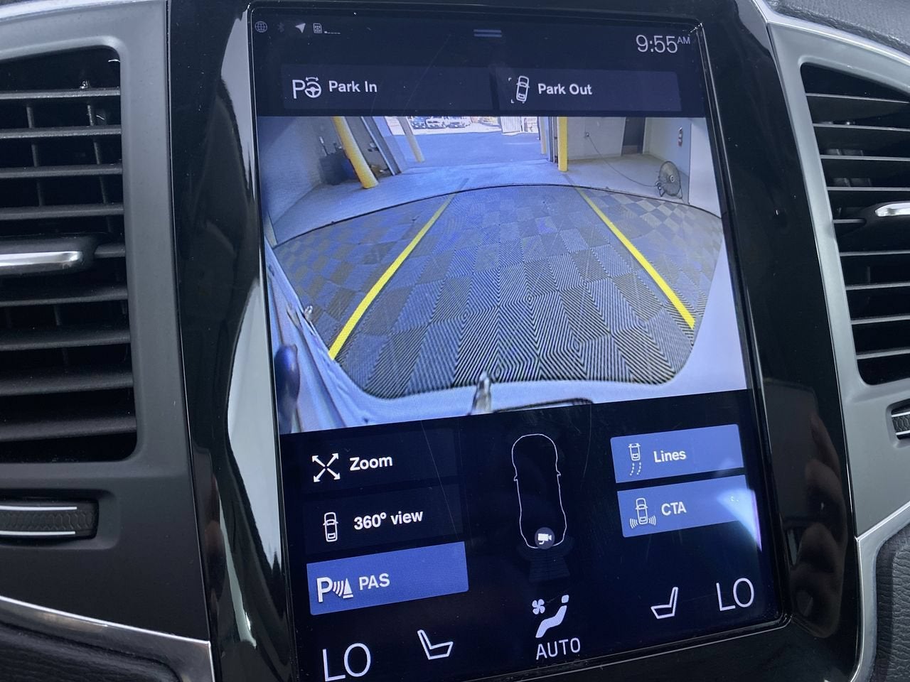 2018 Volvo XC90 T6 Momentum